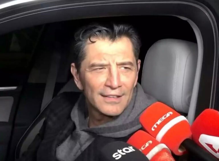 «Όλα αυτά είναι…»: Ο Σάκης Ρουβάς τελειώνει όσους τον έκραξαν για την παρουσίαση της Eurovision με 4 λέξεις (video)