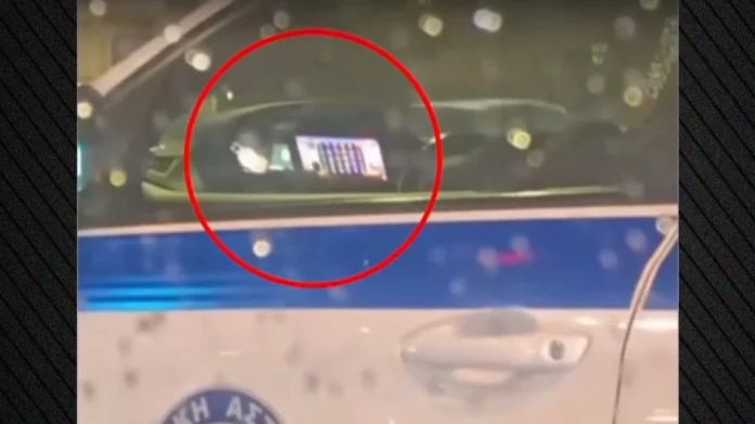 «Φρουτάκια στο περιπολικό ενώ ώρα υπηρεσίας»: Το βίντεο που κάνει τον γύρο του Διαδικτύου- Διατάχθηκε έρευνα από την ΕΛ.ΑΣ (video)