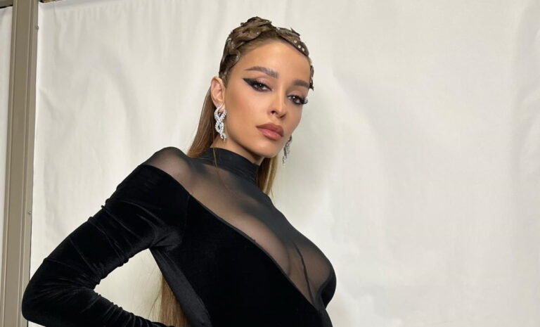 Φορώντας μόνο $trιng: Το backstage video της Φουρειρα που άναψε φωτιές στο διαδίκτυο (video)