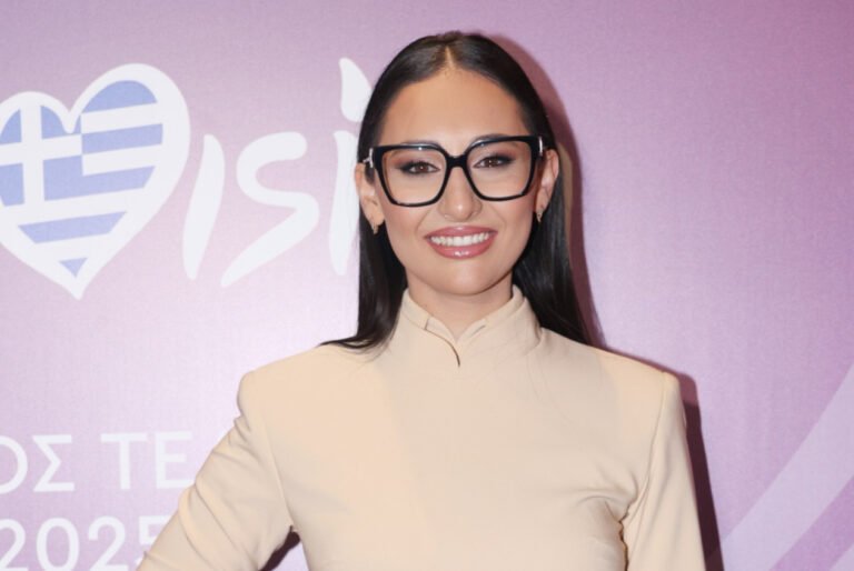 Τα δύσκολα παιδικά της χρόνια: Αυτό κρύβει η 23χρονη εκπρόσωπος μας πίσω από το χαμόγελο της (video)